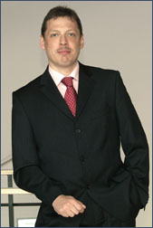 Herr Dirk Donath